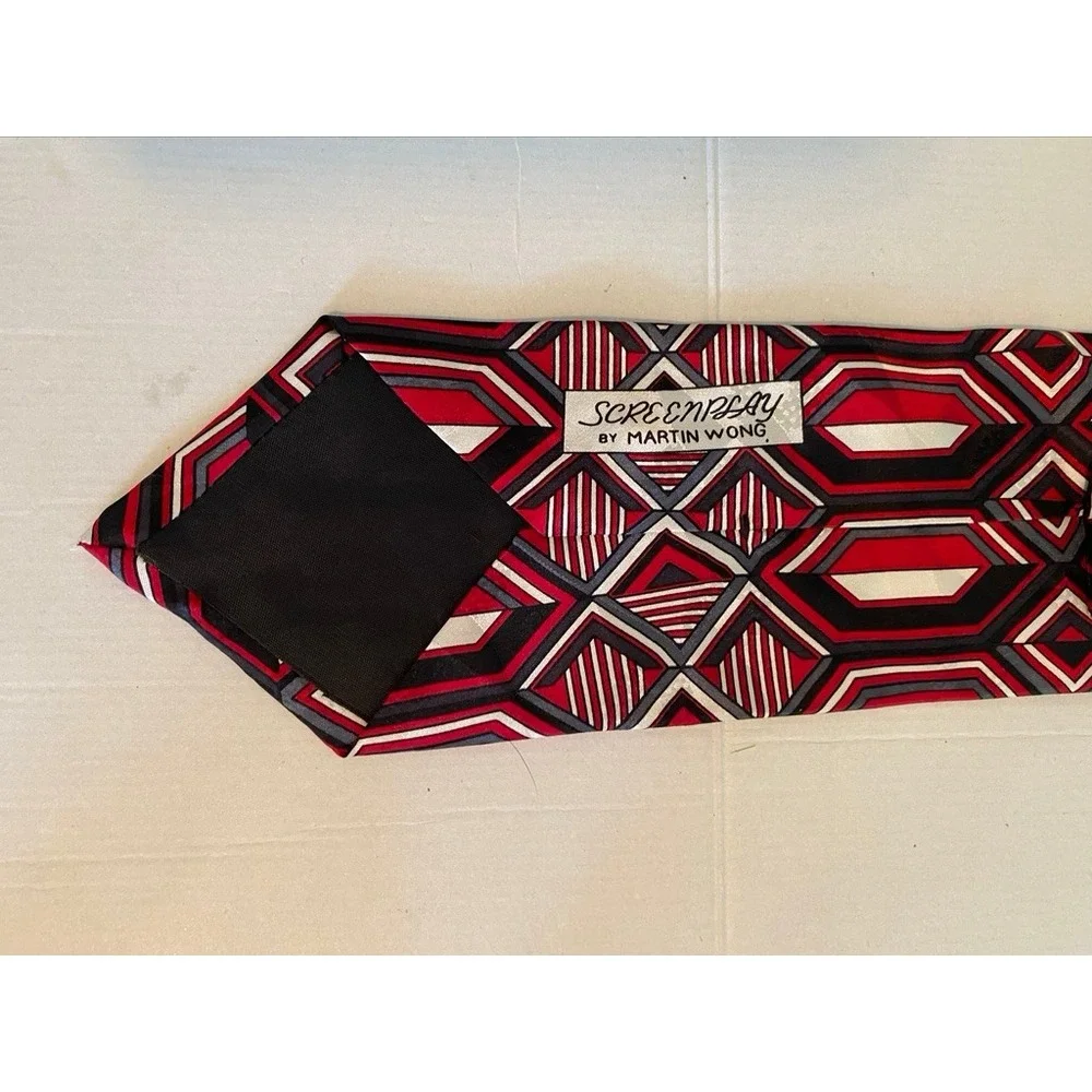 Screenplay by Martin Wong Mens Geometric Art Deco Silk Necktie Red Black White